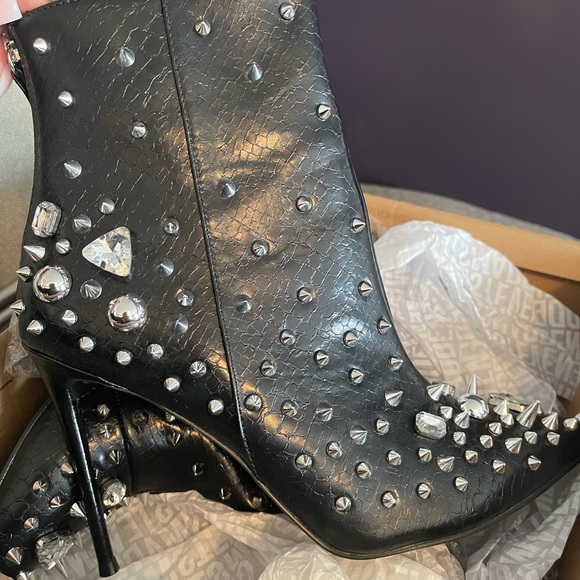 Steve Madden Shoes - Steve Madden Black Studded Heeled Boots